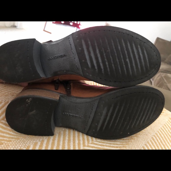 BRAND NEW! Andrea Booties size 8 - Picture 4 of 5